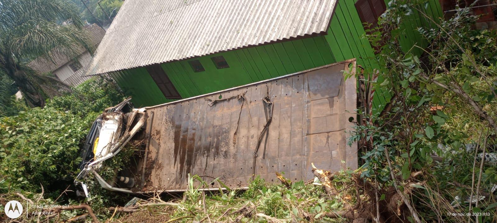 ACIDENTE DE TRÂNSITO EM QUILOMBO-SC