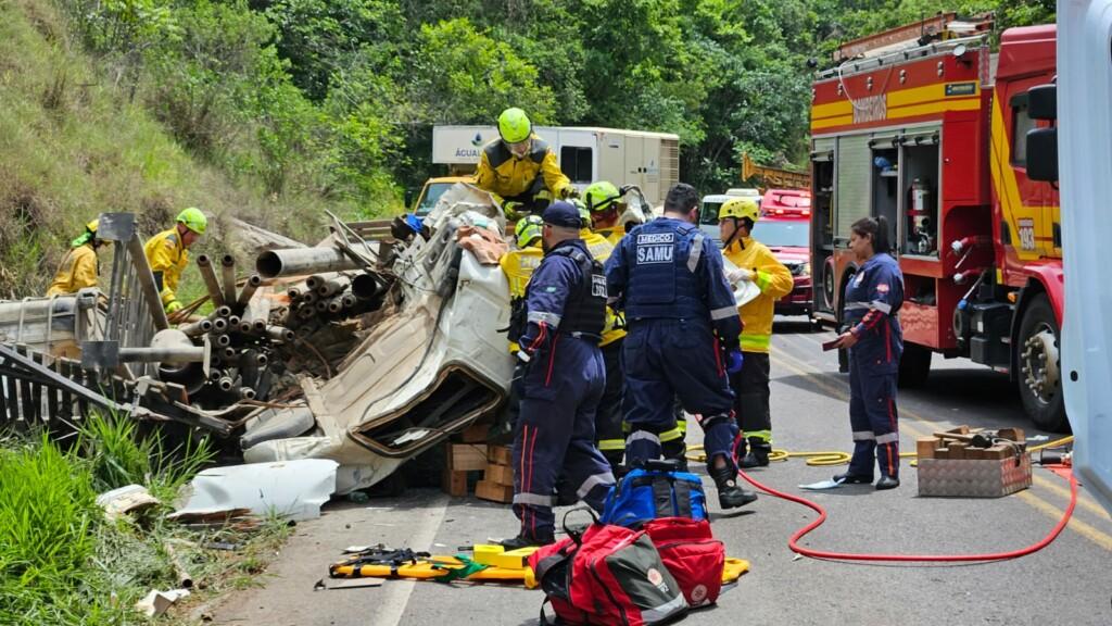 Grave acidente deixa motorista encarcerado na SC 483 entre Chapecó e Paial