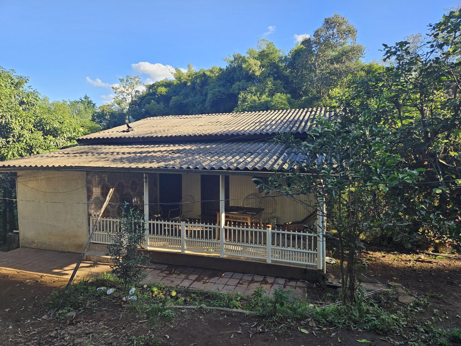 Casa é salva de incêndio por filho de proprietário na Linha Varra do Quilombo, interior de Quilombo/SC