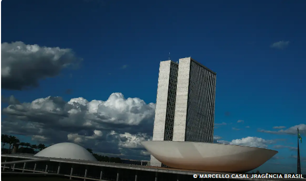 Em votação simbólica, Congresso aprova LDO 2025