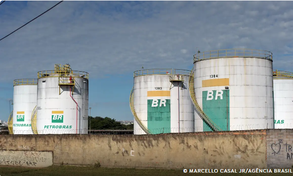 Petrobras reajusta preço do diesel em R$ 0,22 às distribuidoras
