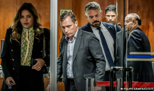 Cid confirma que Bolsonaro recebeu US$ 86 mil por venda de joias