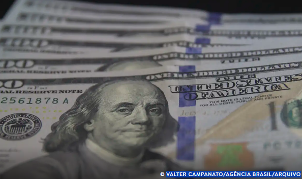 Dólar cai para R$ 5,70 com possibilidade de acordo entre EUA e China