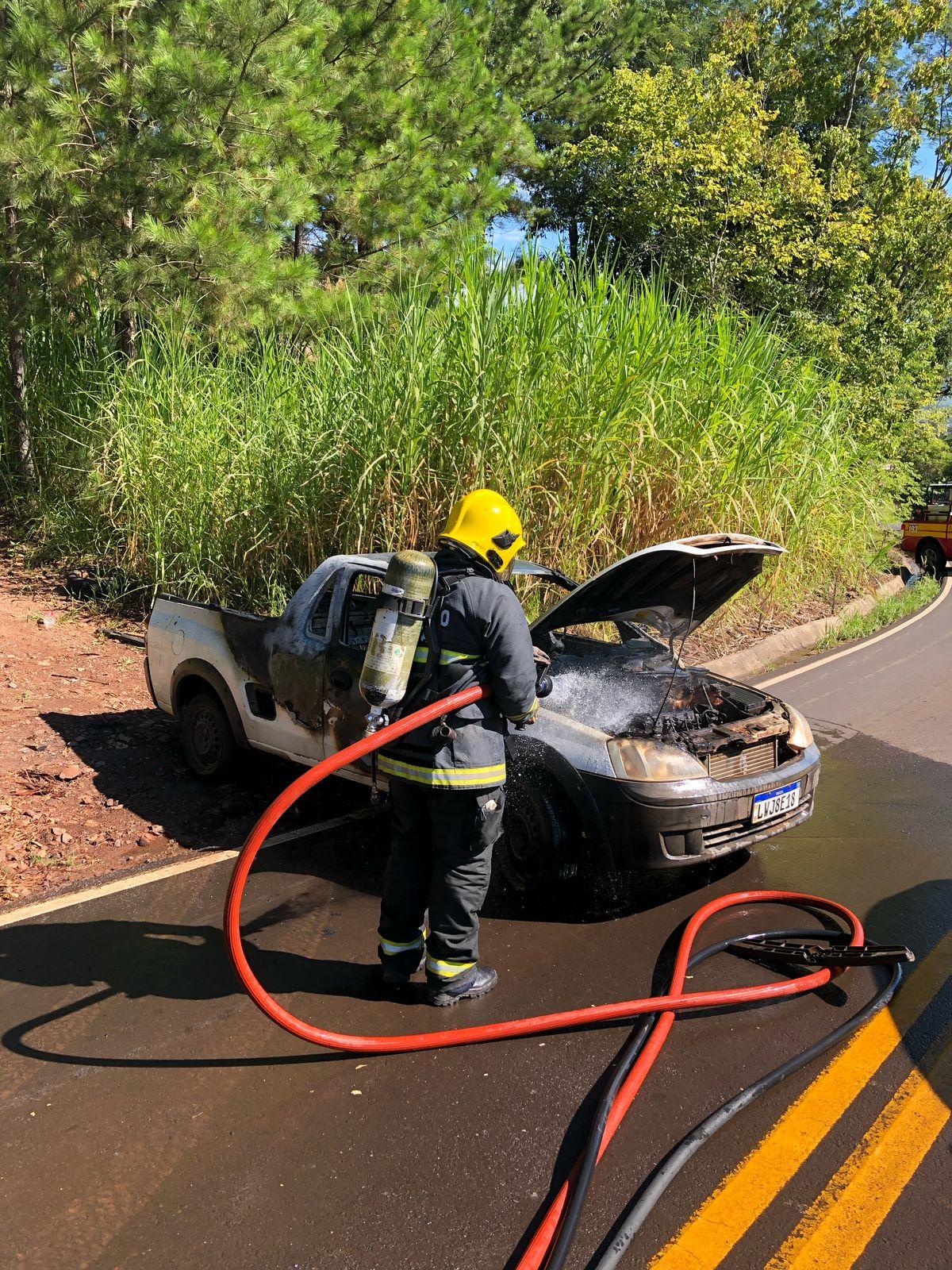 Incêndio em veiculo no acesso Sul de Quilombo/SC