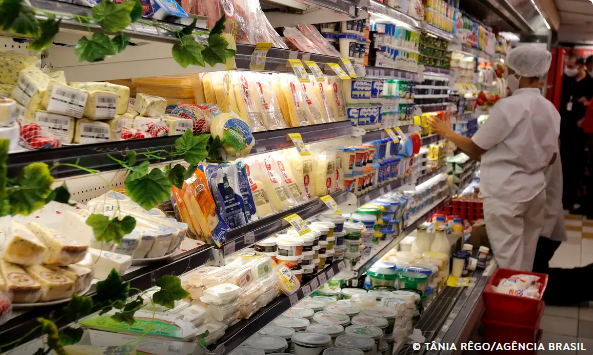 Inflação dos alimentos desacelera para 0,61%, diz pesquisa do IBGE
