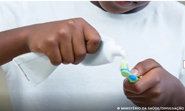 Anvisa suspende creme dental da Colgate Total Clean Mint após relatos de reações