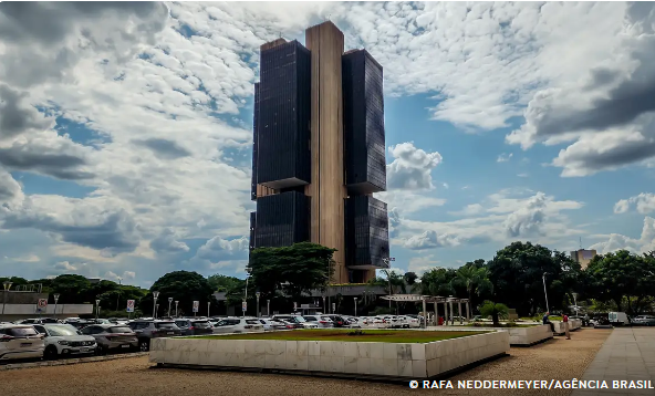 Copom eleva juros básicos da economia para 14,25% ao ano