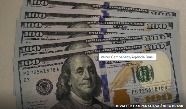 Dólar atinge R$ 5,91 após escolha de Gleisi e discussão na Casa Branca