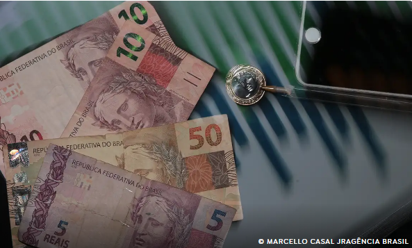 IRPF 2025: confira calendário de pagamento de restituições