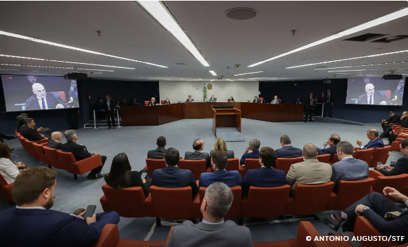 Por unanimidade, turma do STF torna Bolsonaro e mais 7 réus por golpe