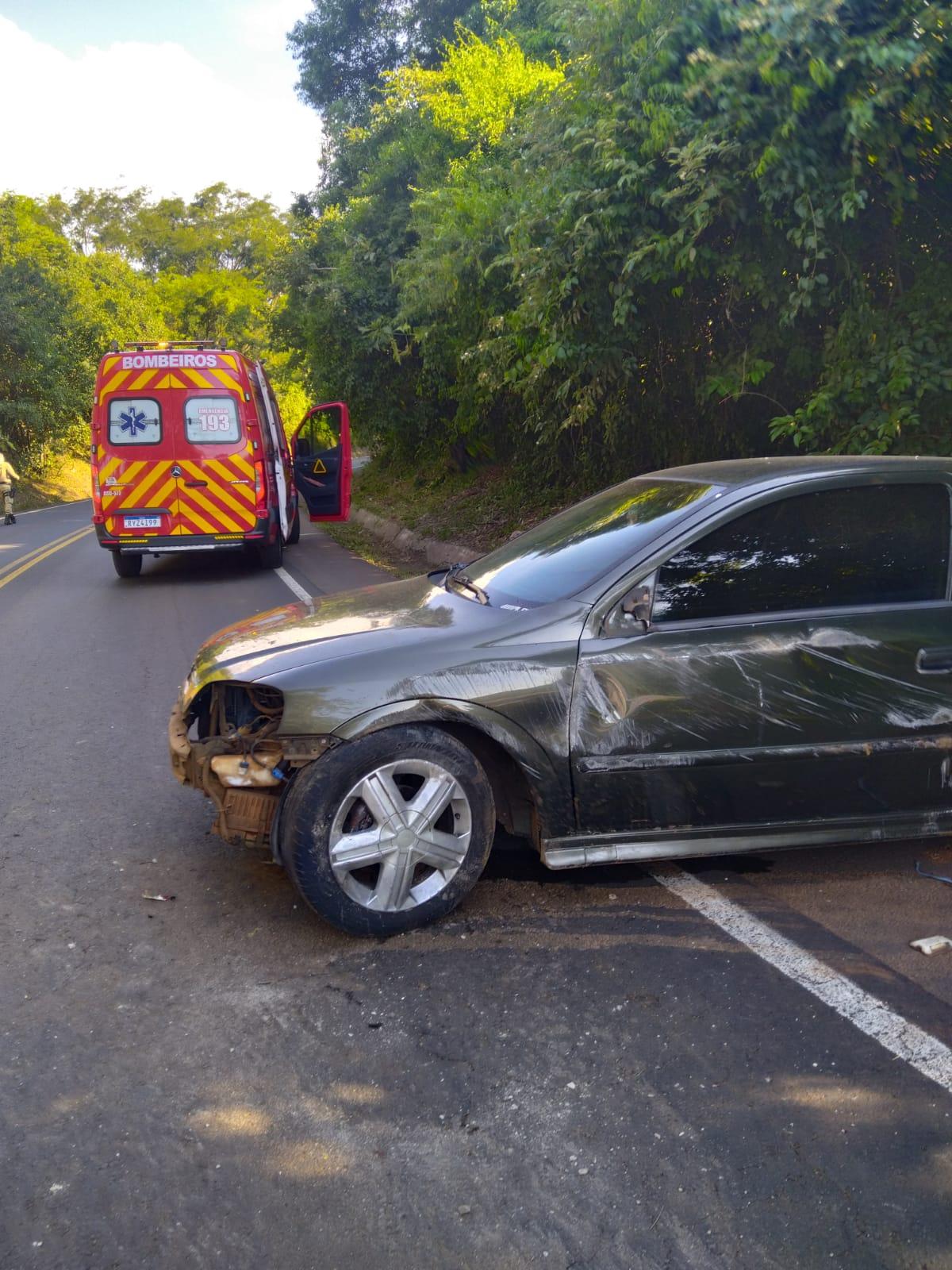 Quilombo: Saída de pista deixa carona ferido na tarde deste domingo na SC-157