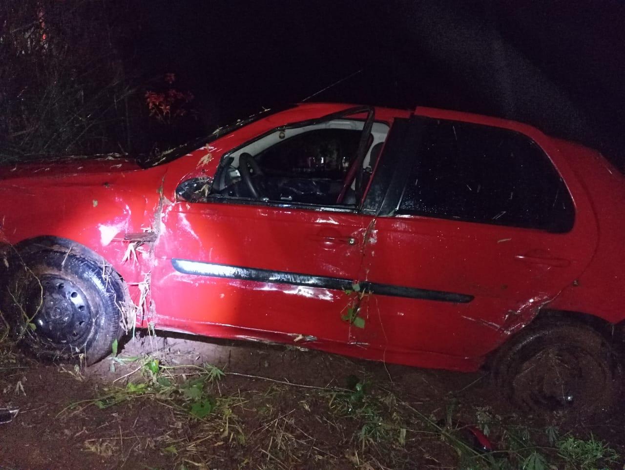 Saída de pista com capotamento na SC-160 em Saltinho-SC e motorista transportava drogas no veículo