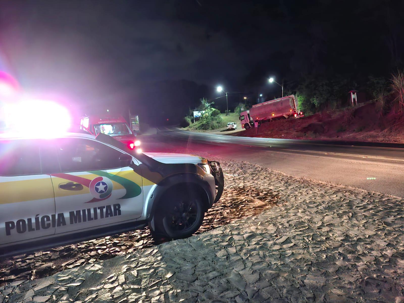 Veículo (caminhão) de Quilombo se envolve em colisão entre veículos com engavetamento na SC-157 em Cordilheira Alta