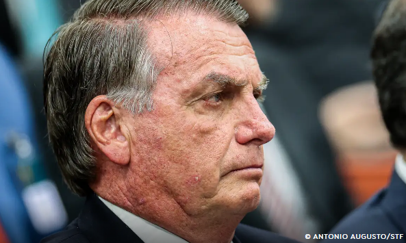 Após cirurgia, Bolsonaro tem quadro clínico estável, diz boletim