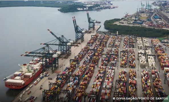 Brasil pode ganhar mercados com tarifaço de Trump, diz economista