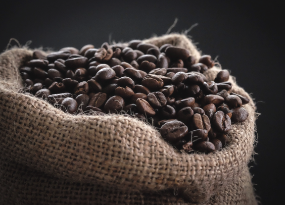 Café interrompe sequência de altas e cai em março