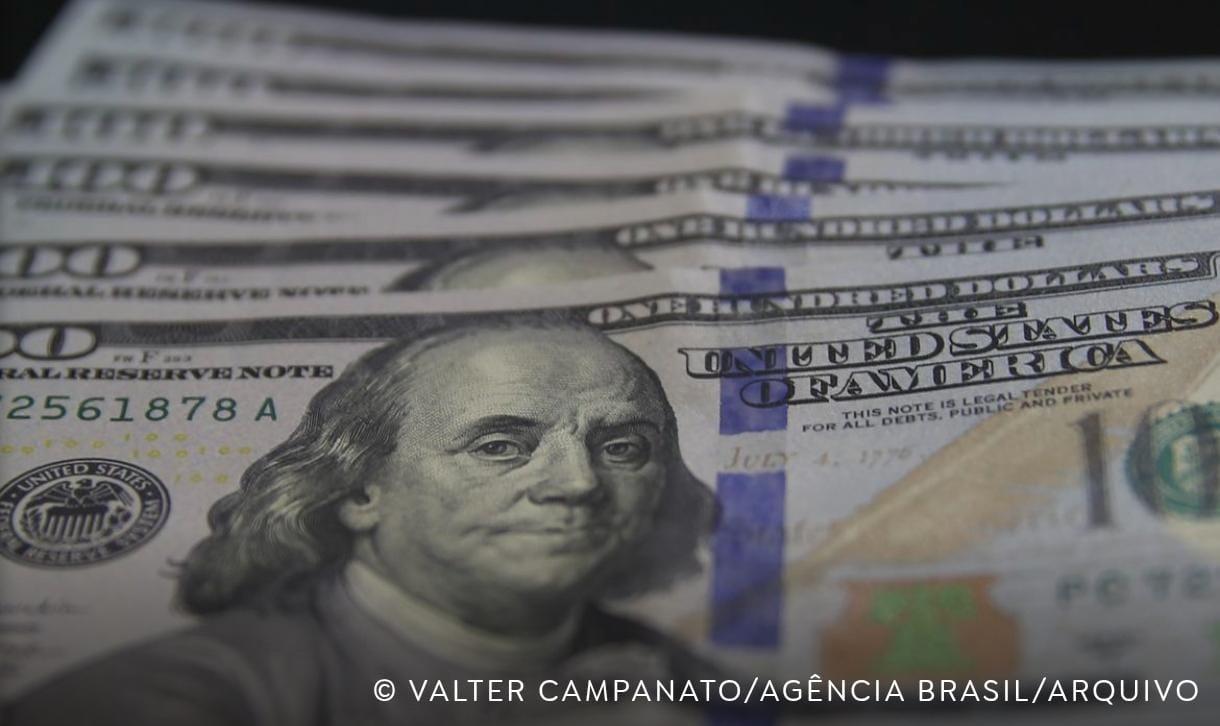 Dólar cai para R$ 5,87 em dia positivo para países emergentes