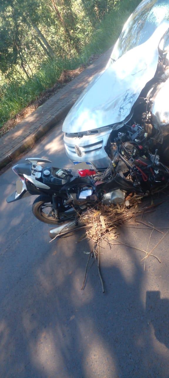 Grave acidente vitimou motociclista com várias fraturas na SC-482 acesso central de Quilombo