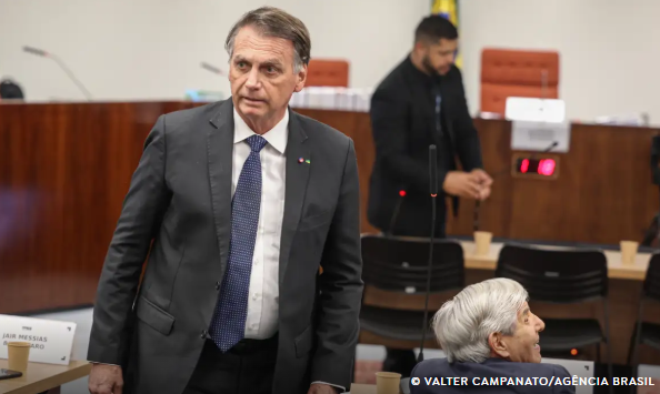 Bolsonaro nega plano de golpe, pede desculpa ao STF e critica urnas