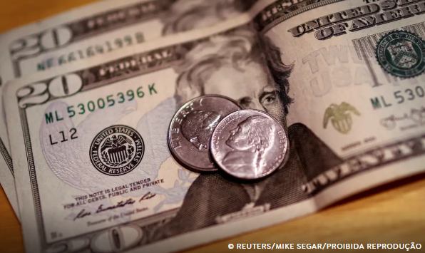 Dólar fica estável, apesar de conflito entre Israel e Irã