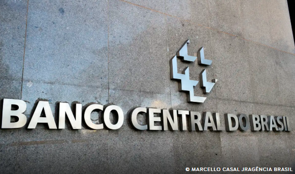 Mercado financeiro reduz previsão da inflação para 5,2%