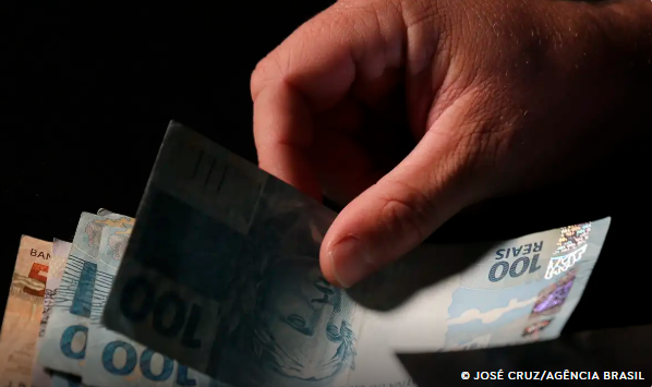 Mercado prevê inflação de 5,24% e PIB de 2,21 em 2025