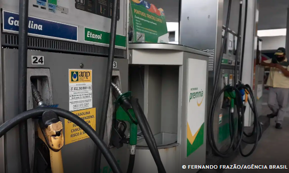 Petrobras reduz preço da gasolina A para as distribuidoras