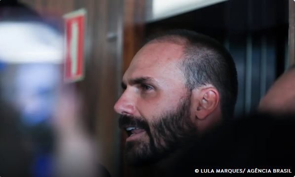 Câmara: PT pede suspensão do mandato de Eduardo Bolsonaro