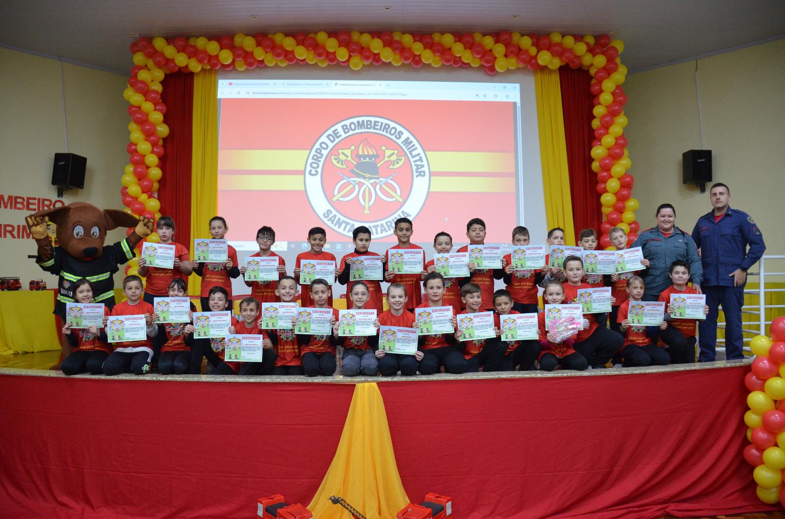 Formatura do Programa Bombeiro Mirim é realizada em Formosa do Sul