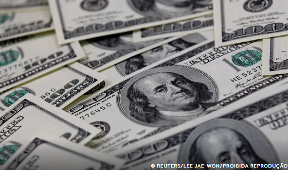 Dólar cai para R$ 5,42 após declarações de presidente do Fed