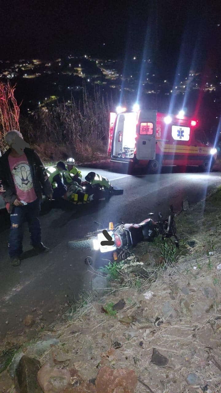Duas pessoas ficam feridas em queda de motocicleta no Bairro Santa Inês em Quilombo/SC
