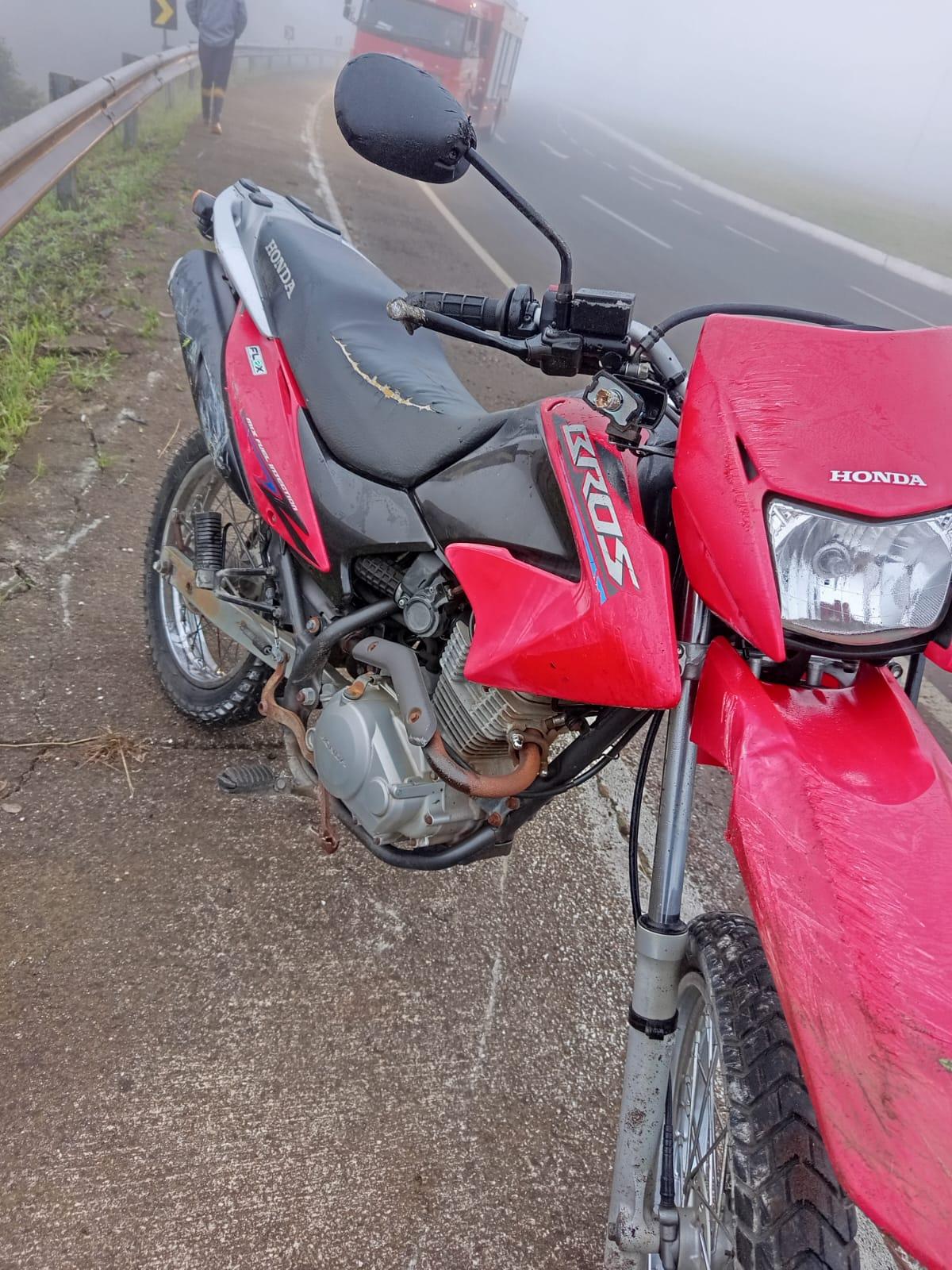 Idoso de 61 anos sofre queda de motocicleta na SC-157 em Quilombo/SC