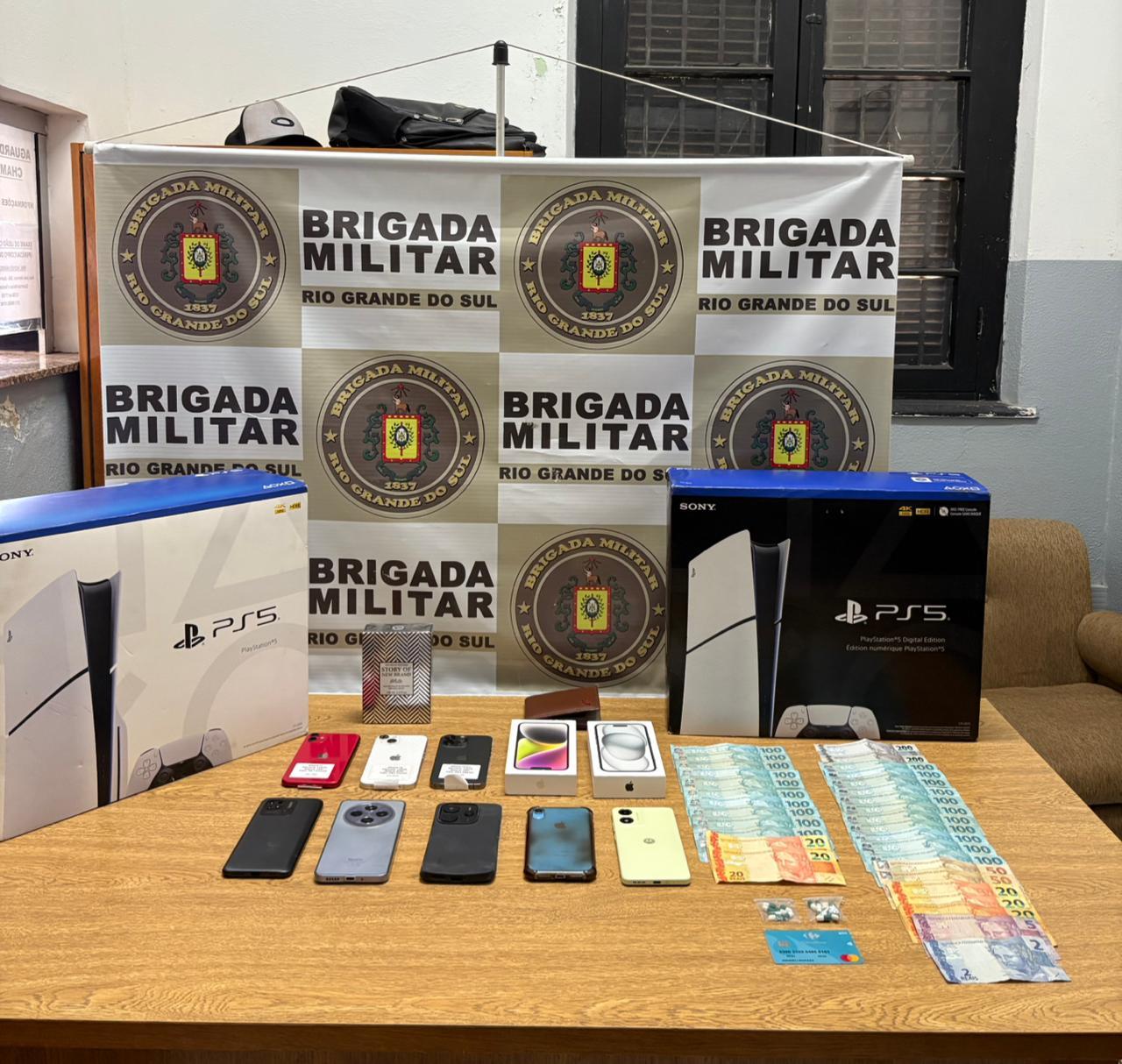 AÇÃO CONJUNTA – POLÍCIA PRENDE QUADRILHA INTERESTADUAL EM FLAGRANTE: ELETRÔNICOS DE FURTO EM SÃO LOURENÇO DO OESTE/SC