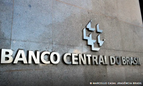 Mercado financeiro reduz previsão da inflação para 4,81%