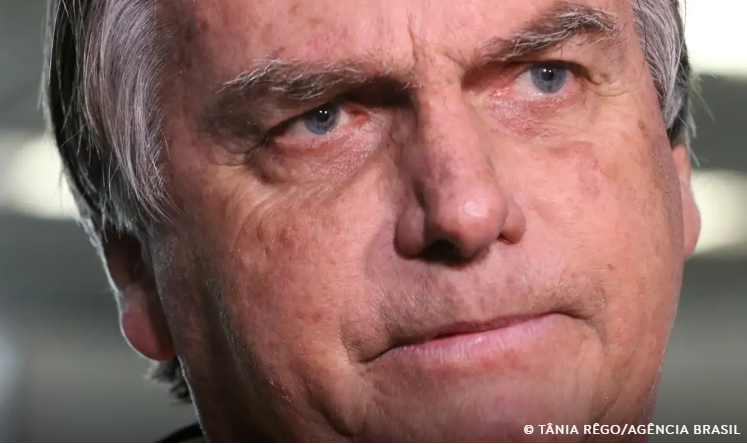 STF condena Bolsonaro a 27 anos e três meses de prisão