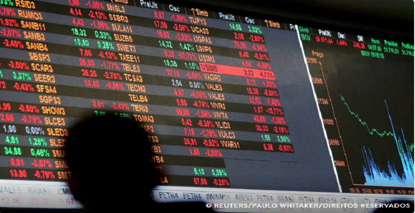 Bolsa volta a bater recorde e dólar cai para R$ 5,36