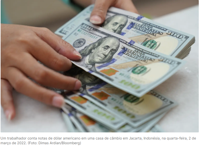 Dólar hoje acompanha exterior e sobe ante real após quatro quedas consecutivas