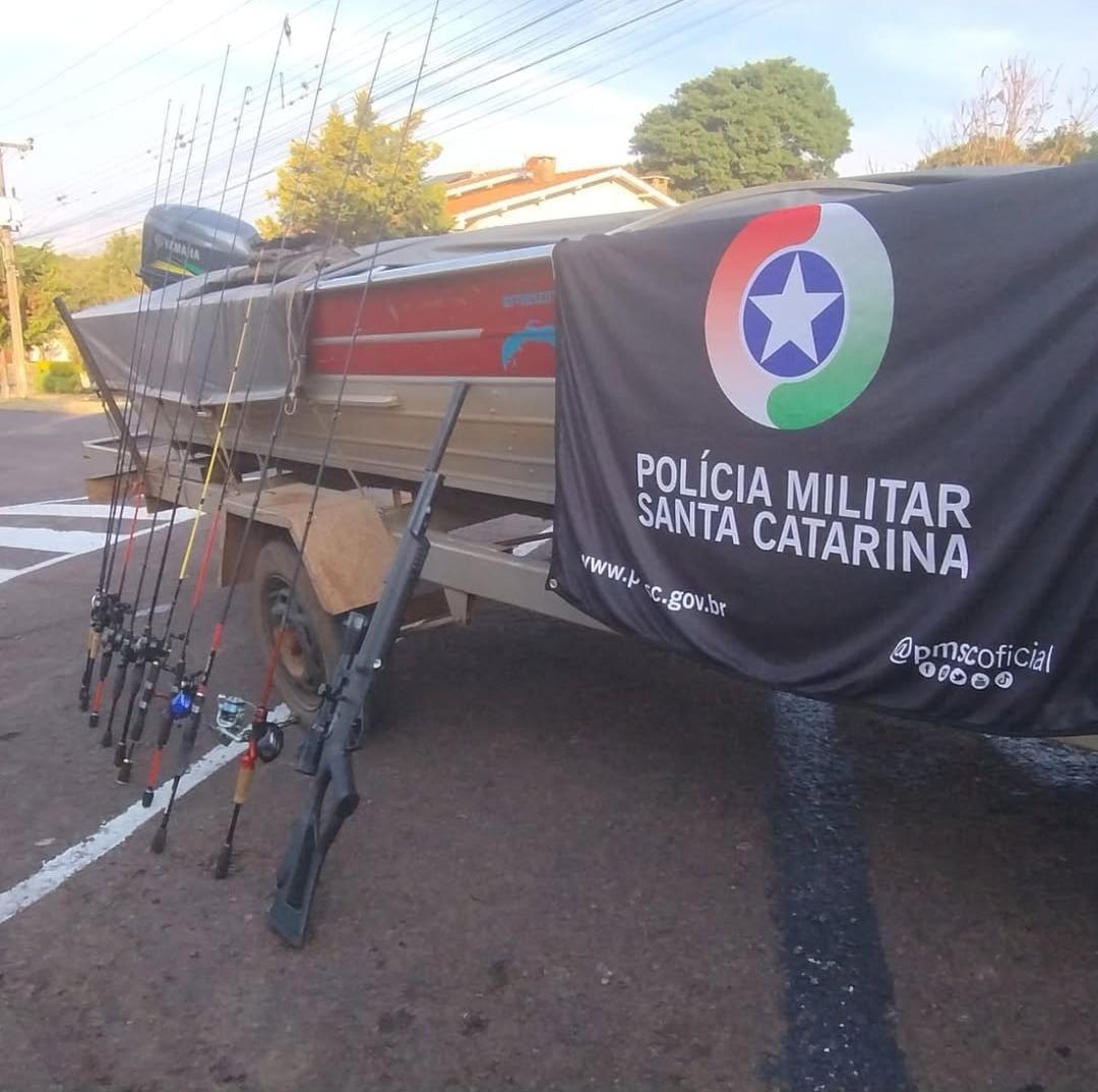 HOMENS SÃO PRESOS E EQUIPAMENTOS APREENDIDOS POR PESCA PREDATÓRIO NO PERÍODO DA PIRACEMA EM SÃO DOMINGOS.