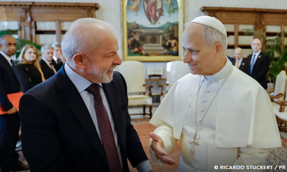 Lula se reúne com papa Leão XIV, pela primeira vez, no Vaticano