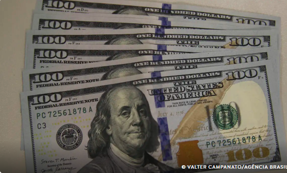 Dólar encosta em R$ 5,34 após ata de reunião do Banco Central dos EUA