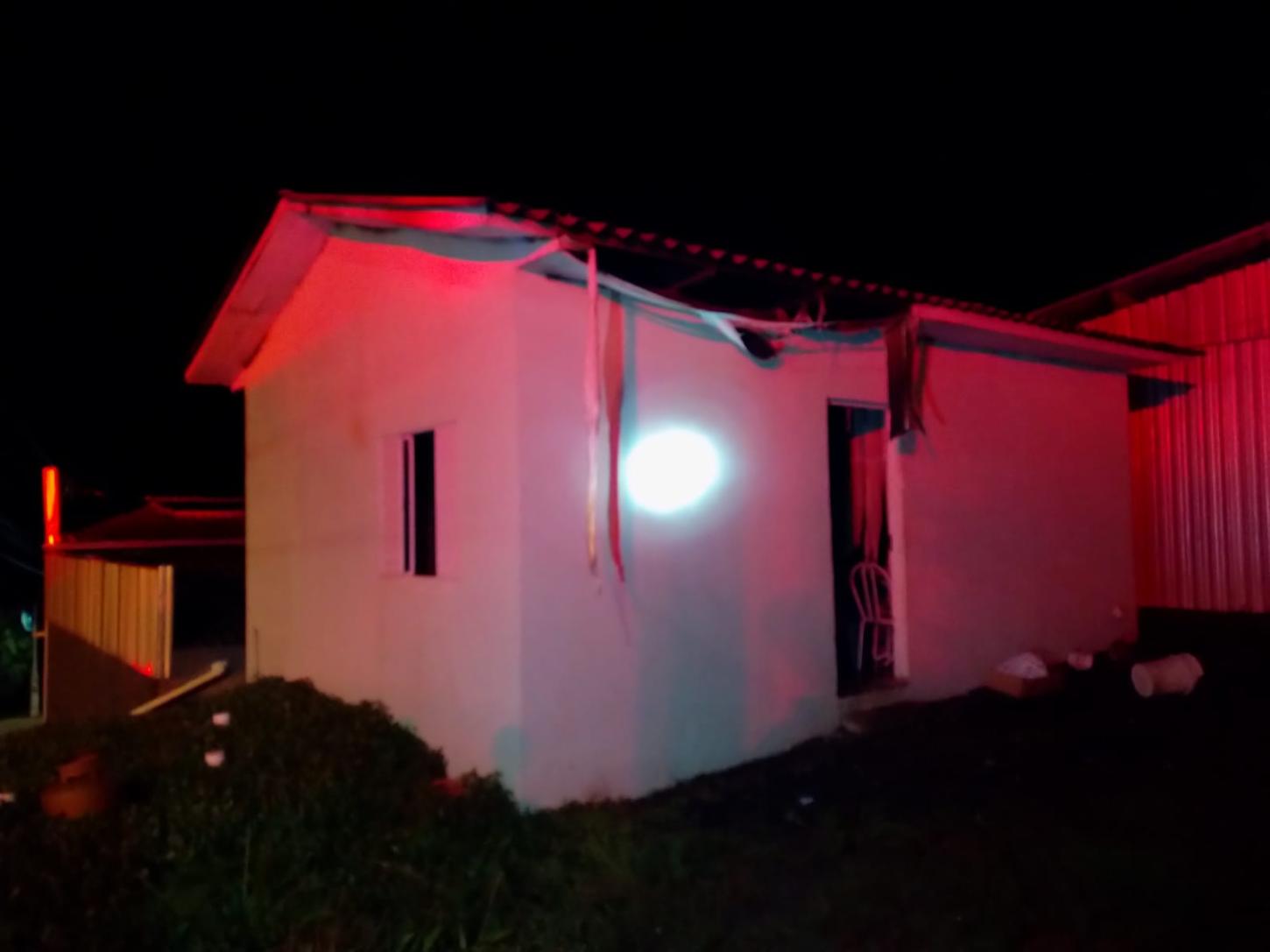 Incêndio em residência unifamiliar no município de Irati/SC