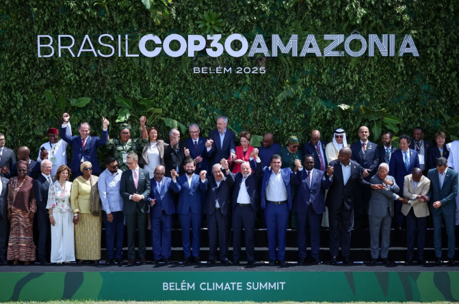 Líderes mundiais posam para “foto de família” na COP30 em Belém