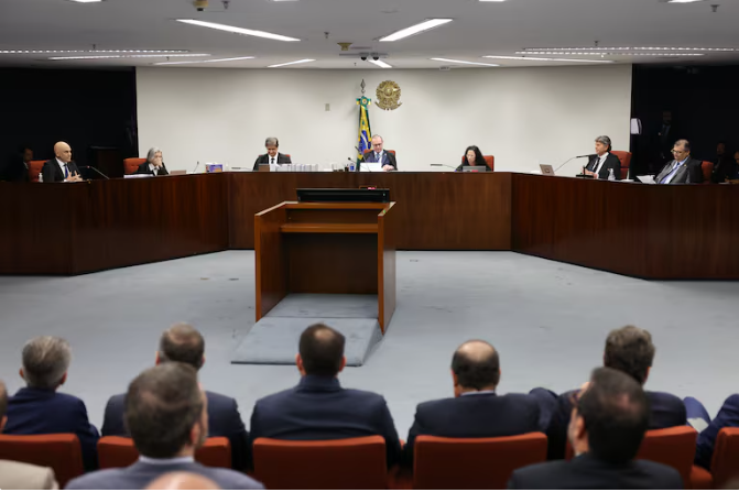 Por unanimidade, STF valida prisões de Bolsonaro e mais 6 condenados