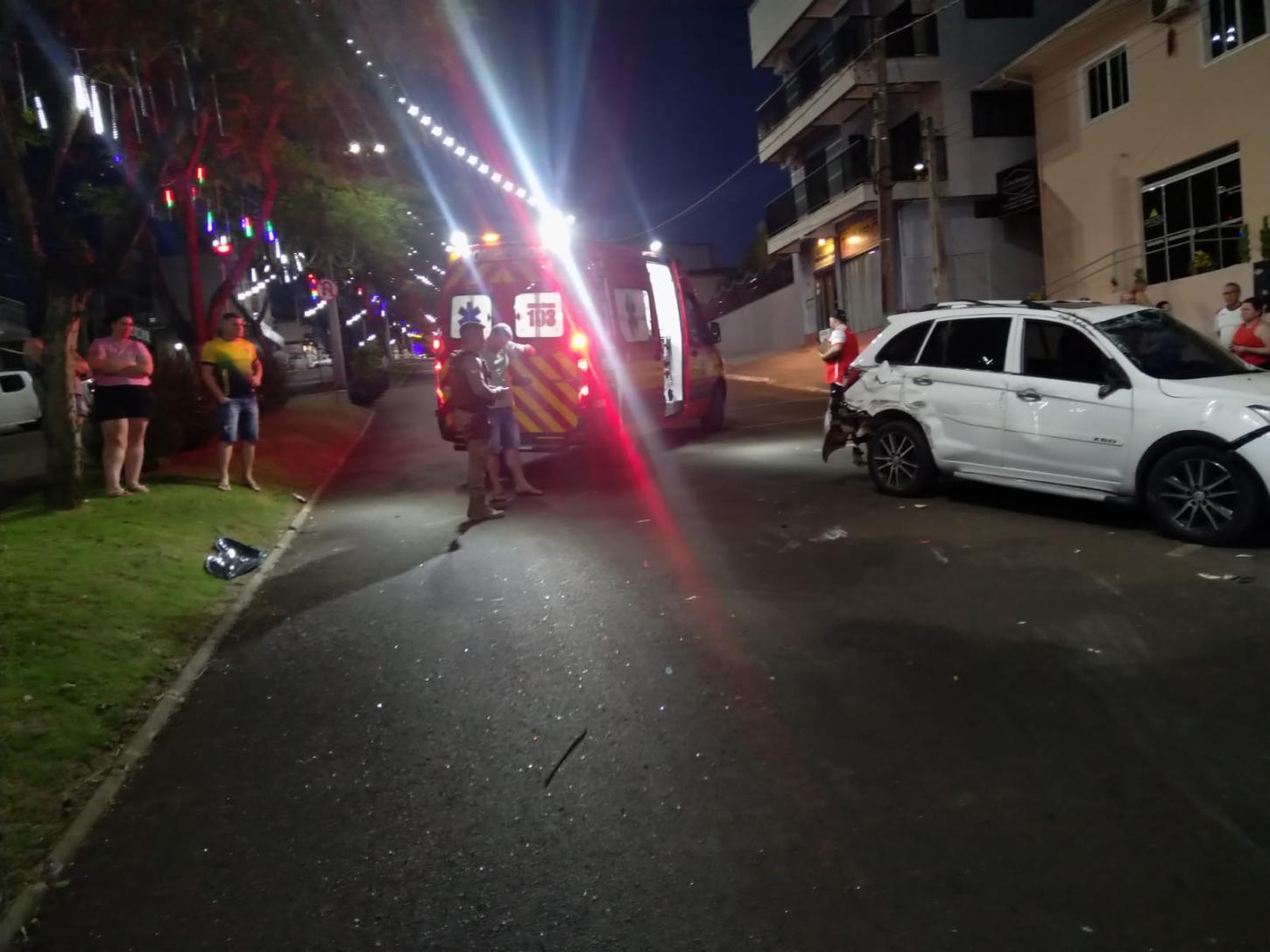 Capotamento de veículo na Avenida Coronel Ernesto Bertaso em Quilombo/SC