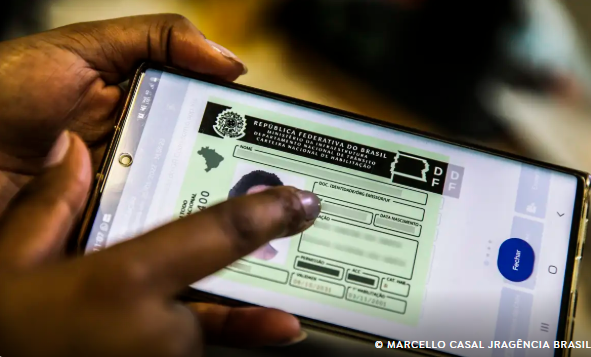 Contran aprova resolução que retira exigência de autoescola para CNH