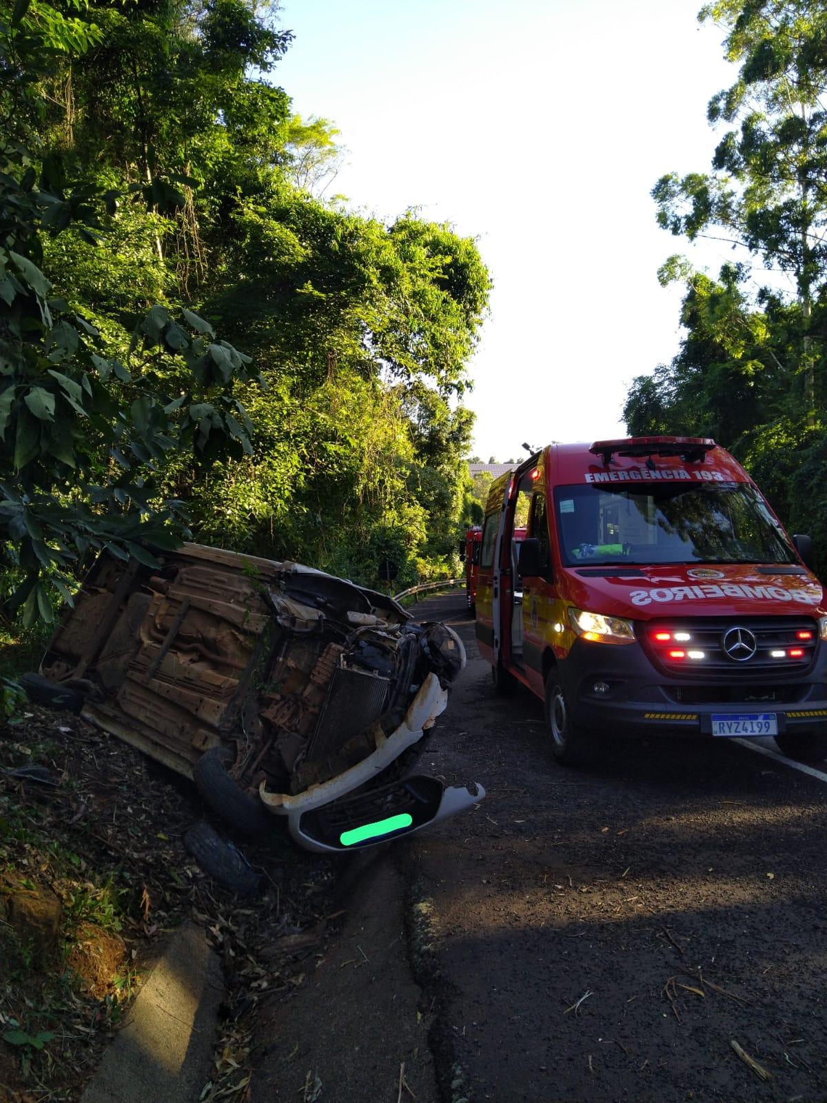 Feminina é encaminhada ao hospital São Bernardo de Quilombo após acidente na SC-157