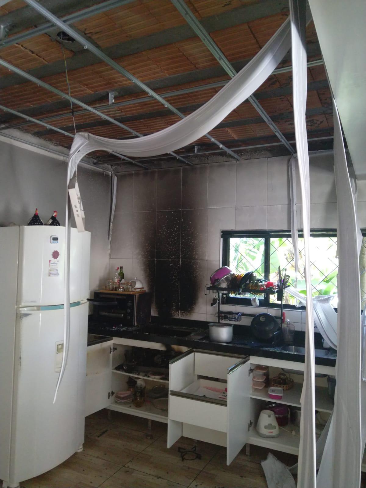 Incêndio em residência no centro de Quilombo/SC