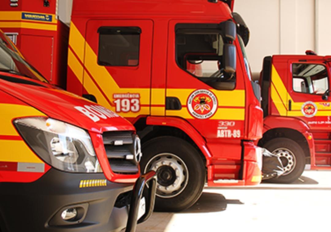 Quilombo: Bombeiros atendem a um acidente de queda da própria altura e indivíduo é encaminhado ao hospital com sangramento na cabeça