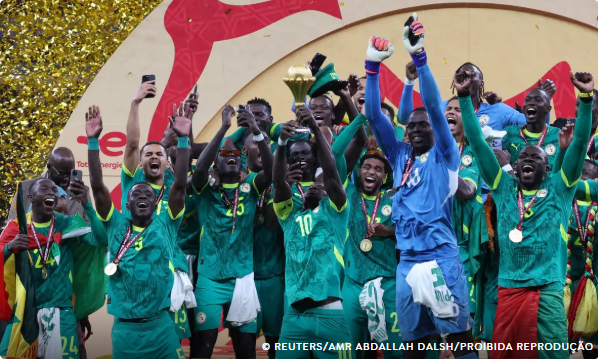 Após confusão, Senegal é campeão da Copa Africana de futebol