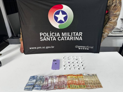 Chapecó: PMSC atende ocorr^çencia de tráfico de drogas no Bairro Desbrador
